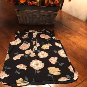 Floral short sleeve blouse